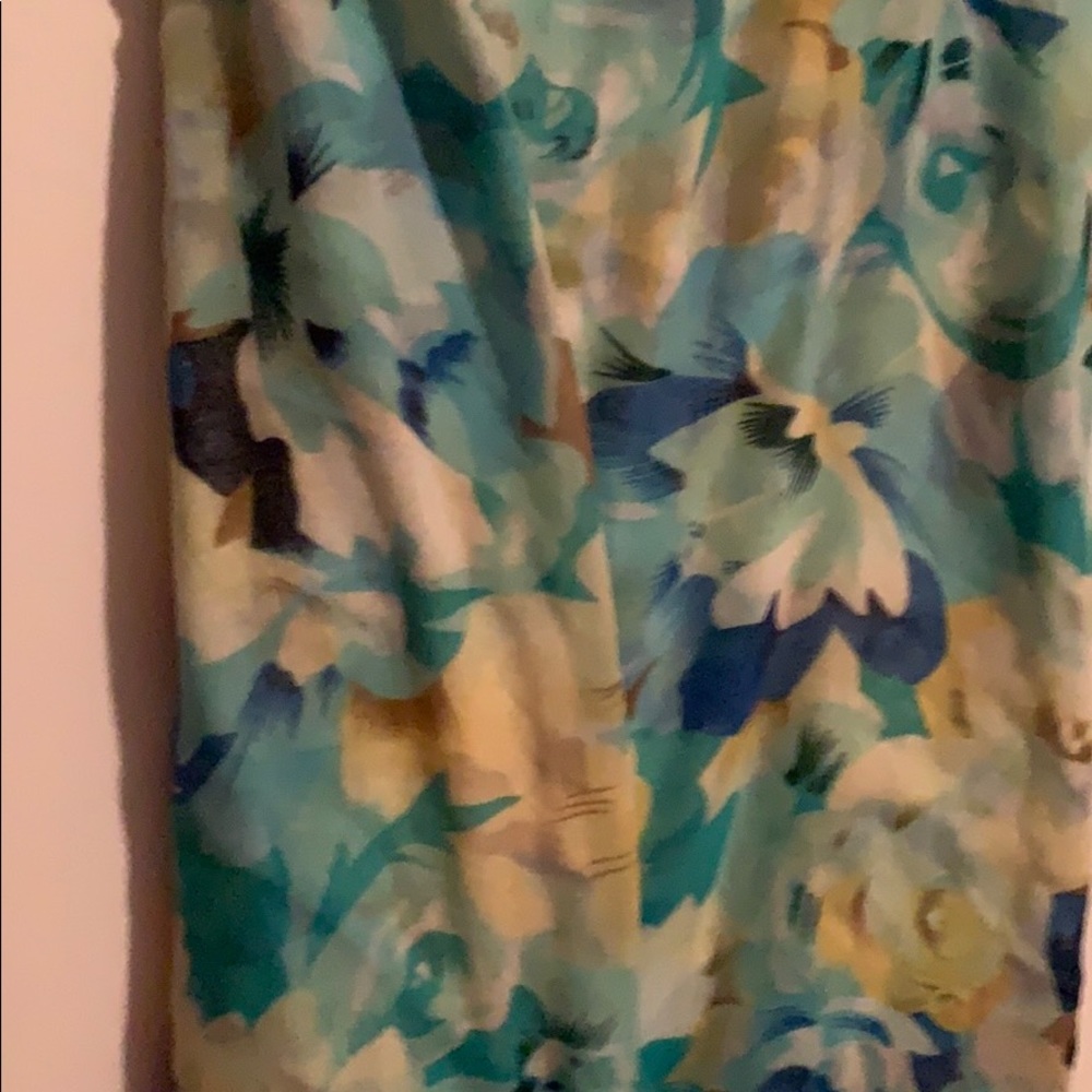 Spring scarf - Picture 2 of 2